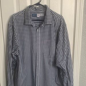 Old Navy Men's Checkered Blue and White Shirt